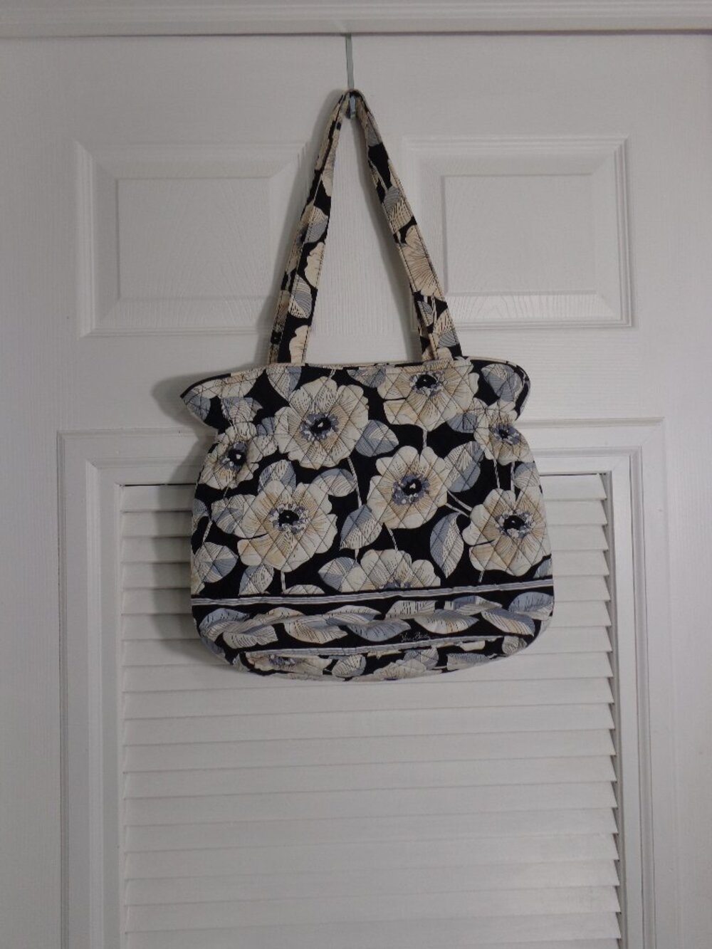 Vera Bradley Black and White Flower Tote Bag “Camellia” Pattern - Picture 2 of 10